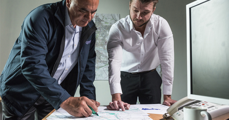 Image of engineers planning building the Full Fibre network 