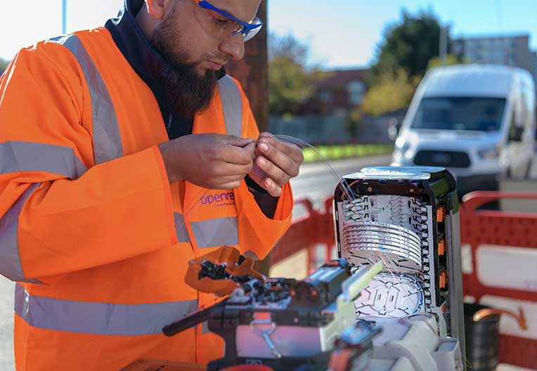 Image of Engineer working on fibre